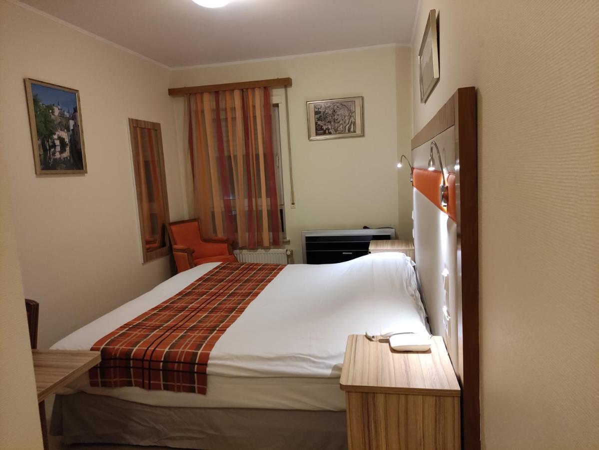 Hotel-Restaurant Gulliver Bascharage Bagian luar foto