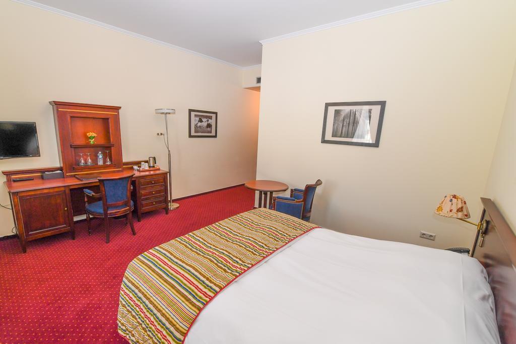 Hotel-Restaurant Gulliver Bascharage Bagian luar foto