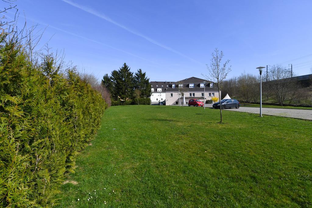 Hotel-Restaurant Gulliver Bascharage Bagian luar foto